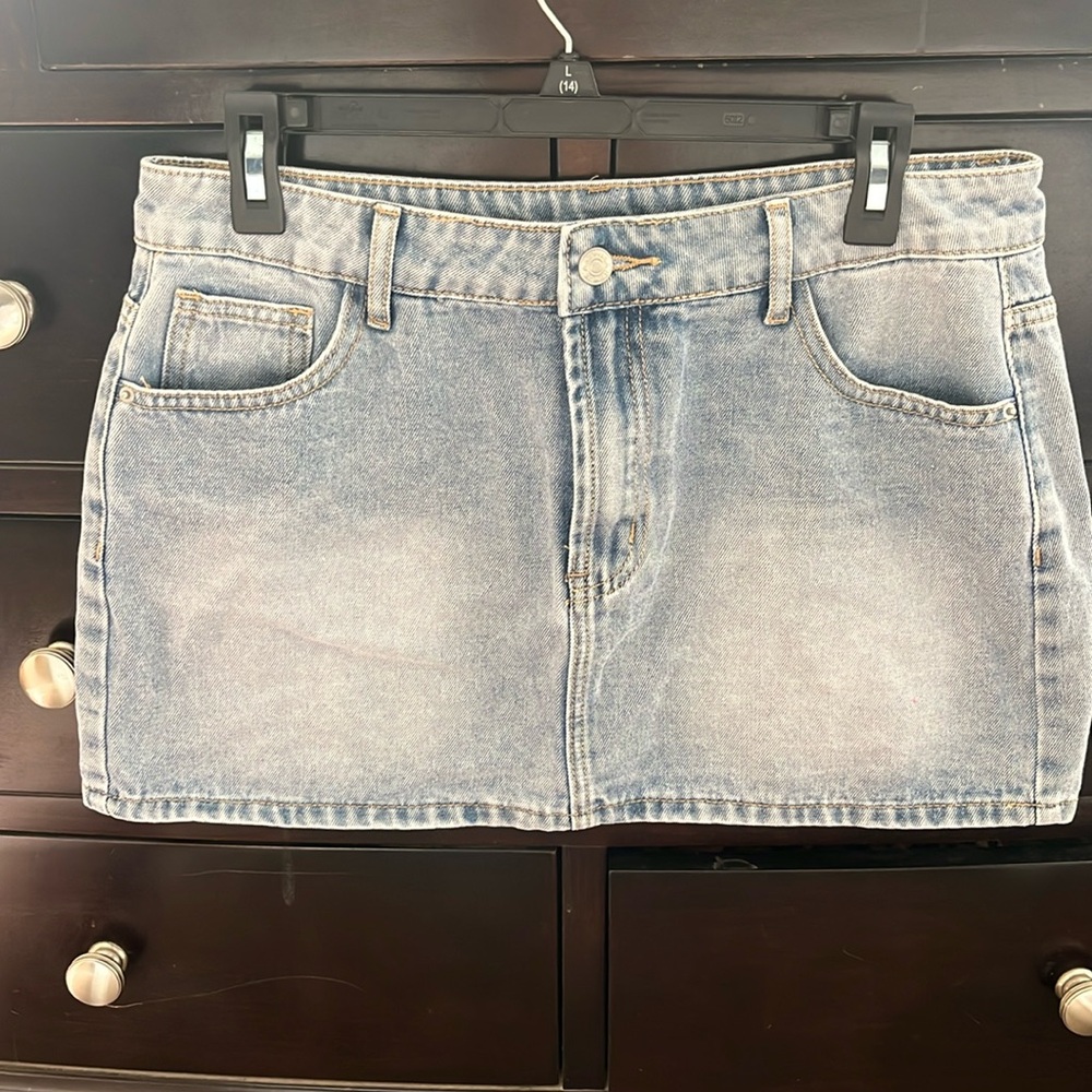 New blue Jean skirt lg